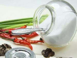 什么病不能吃太多鹽?飯菜太咸放鹽太多的危害