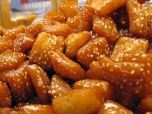 如何做北京小吃蜜三刀？老北京小吃蜜三刀的做法