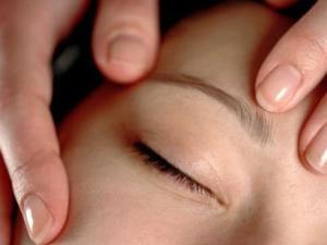 黑眼圈怎么去除?眼部按摩輕松去除黑眼圈