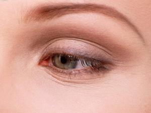 眼睛干澀是怎么回事?眼睛干澀怎么辦