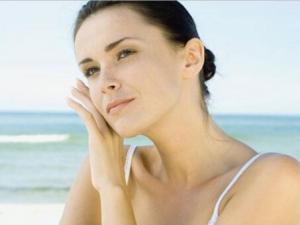 耳朵長硬包怎么回事？耳朵后面長了個硬包怎么辦？