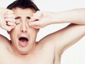 經(jīng)常熬夜的人吃什么好?熬夜的危害壞處有哪些