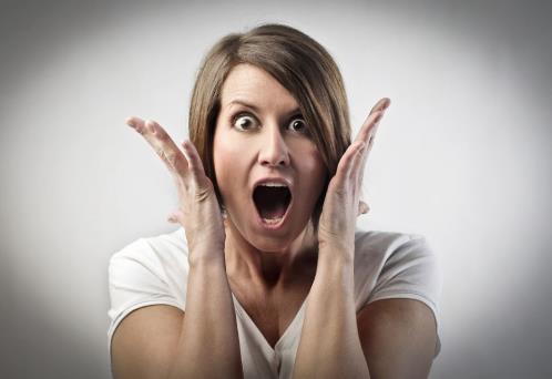 �����ھC�ϰY�ı��F����������ǰ��ԭ��Ů�˸����ڵİY��