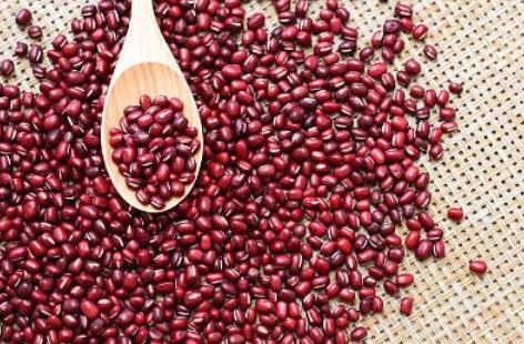 夏天流汗是在排毒嗎 女性排毒養顏吃什么比較好