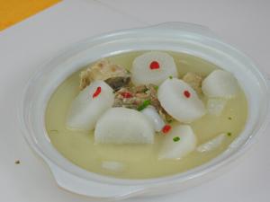 煲湯什么時候放鹽好？燉蘿卜不能太早放鹽