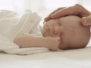 孩子晚上睡覺出汗是病嗎？孩子為什么睡覺出汗