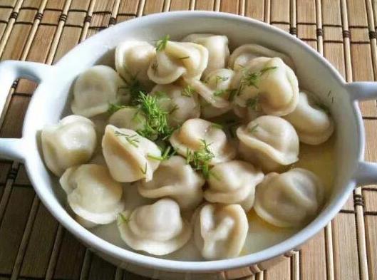 俄羅斯十大名菜排名,紅菜湯非常流行、羅宋湯鮮滑爽口