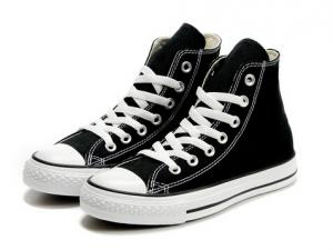 白色帆布鞋怎么洗？板鞋清洗方法