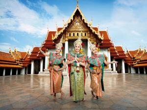 去泰國旅游要多少錢？去泰國買什么化妝品？