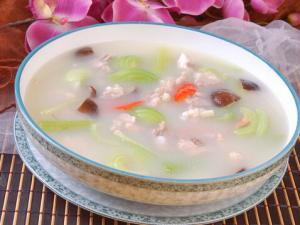 湯里的營養不足一成?喝肉湯不易過量