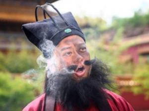 裝逼/裝比/裝b什么意思？裝B遭雷劈 裝純遭人輪