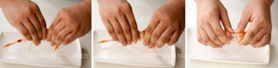 小龍蝦怎么剝殼？巧剝小龍蝦的方法