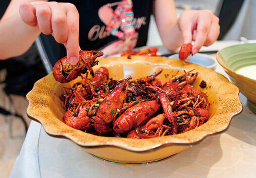 吃小龍蝦會(huì)導(dǎo)致肌溶解嗎？小龍蝦富含重金屬嗎？