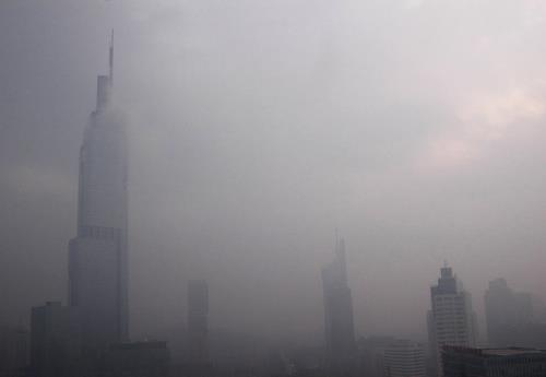 健康呼吸 誰來拯救寫字樓里的“霧霾天”