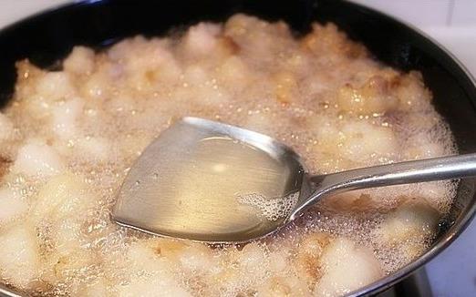 怎么熬豬油？熬豬油的常用方法，熬鍋豬油好過冬