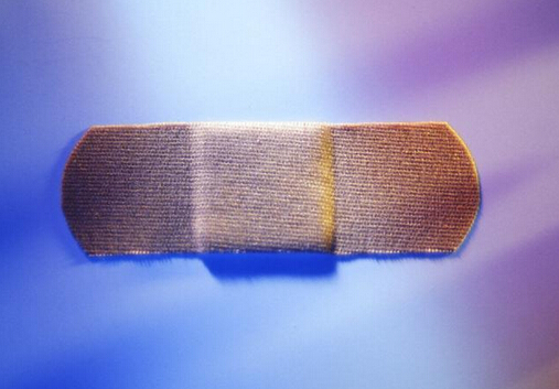 創可貼保質期是多久?貼了過期創可貼怎么辦?