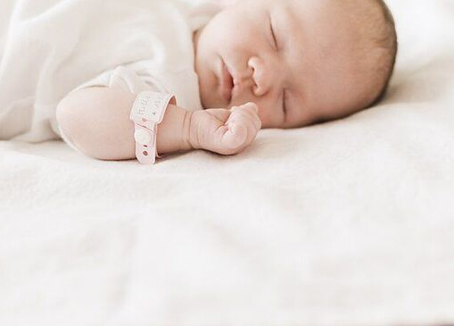 嬰兒枕頭裝什么好？嬰兒枕頭怎么選？