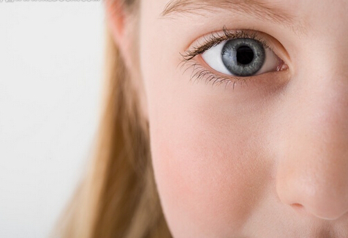 眼睛充血怎么辦？怎樣預防白內障