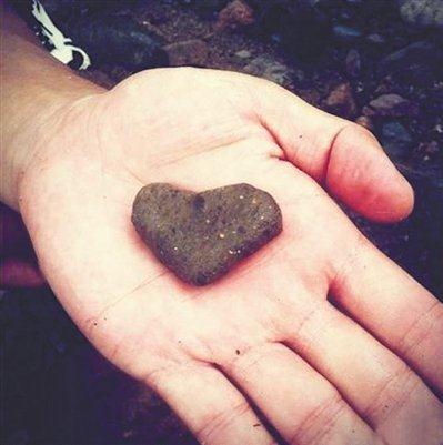 李晨石頭事件，李晨送張馨予心形石頭，李晨張馨予分手，前女友吐槽心形石頭批發(fā)的