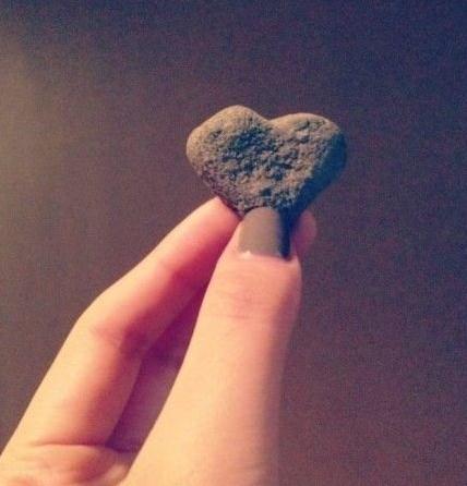 李晨石頭事件，李晨送張馨予心形石頭，李晨張馨予分手，前女友吐槽心形石頭批發(fā)的