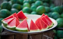 吃西瓜有啥好處？西瓜能緩解肌肉酸痛