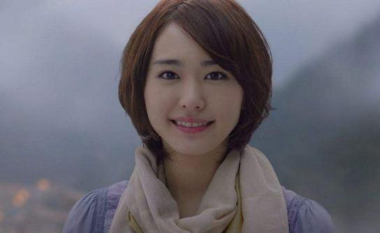 頭發(fā)變白的原因：缺乏B族維生素頭發(fā)會(huì)白