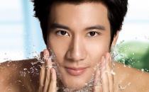 脂肪過多讓肌膚干燥 男人護(hù)膚的要點(diǎn)