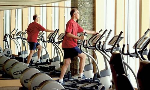 上班族必學的6個動作 從此跟腰背痛說拜拜