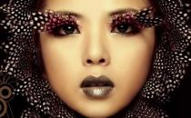 今冬暗色唇膏成亮點 神秘又時髦