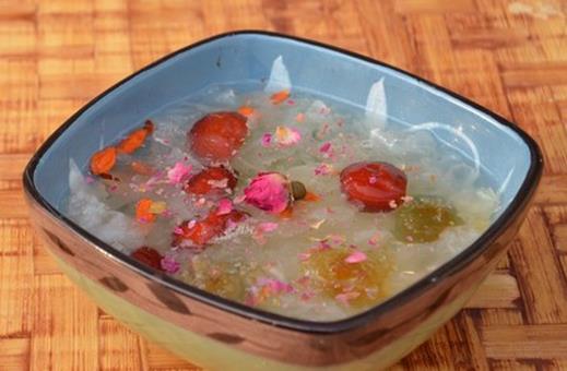 玫瑰花可嫩膚美顏 教你6個玫瑰養(yǎng)顏方