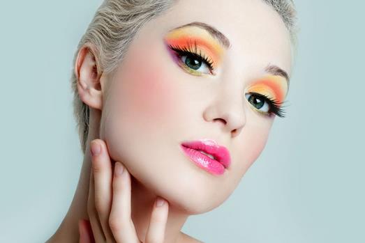 春季補(bǔ)水保濕做個(gè)水美人