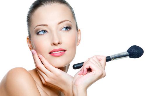 臉上長(zhǎng)痘痘怎么快速去除？