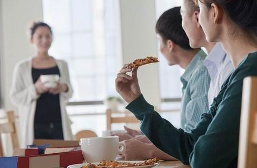 飯后飲茶不消化？飯后不宜做的四件事