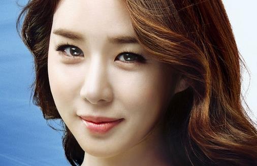 產后臉上斑點越來越多？推薦8種祛斑方法