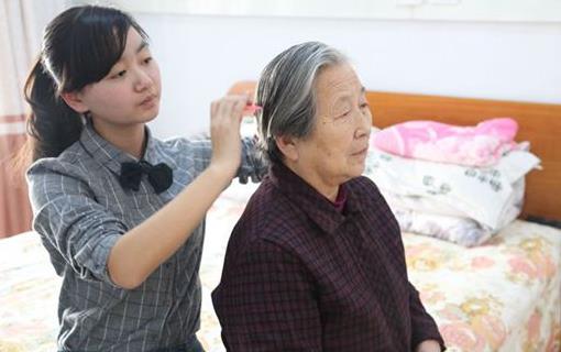 春季老人適合哪些運(yùn)動(dòng)