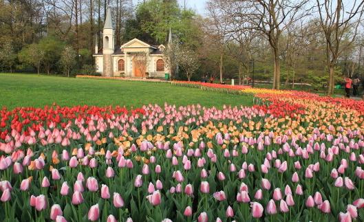 杭州旅游全攻略：西湖之美晴雨皆備