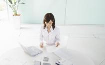 白領錯誤坐姿可致乳房下垂