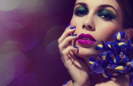 亮色系花朵妝容讓寒冬不再冷