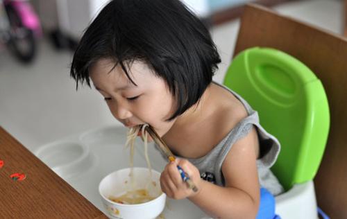 研究發(fā)現(xiàn)左撇子兒童易心理失衡