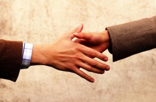 白領女性喜歡適當?shù)谋弧膀}擾”？