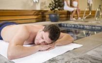 男人趴著睡或導致不育