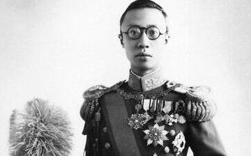 【溥儀】清朝末代皇帝宣統帝愛新覺羅·溥儀生平簡介故事_末代皇帝溥儀資料