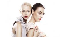 是什么導致皮膚黑色素生成？