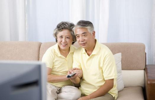 老人如何減緩白內障的進展速度？