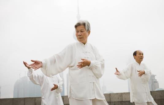 練太極拳有利于老人通經活絡