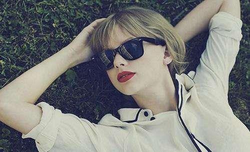 旅途中千萬(wàn)要小心病從口入！