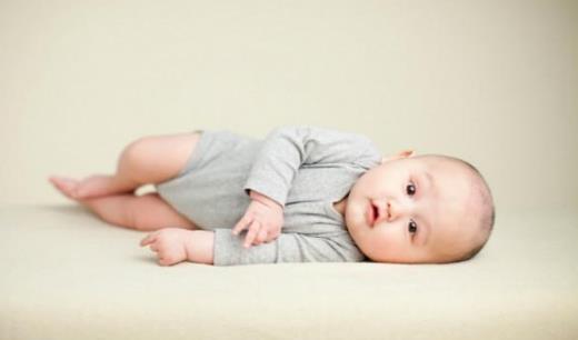 寶寶打嗝怎么回事 寶寶打嗝怎么辦