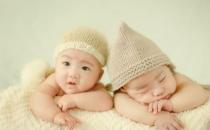 寶寶吐奶是咋回事？寶寶吐奶怎么護理？