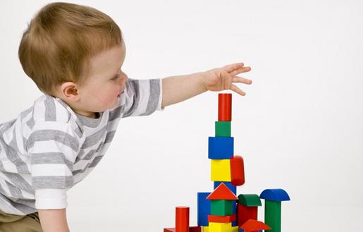 引起孩子弱視的原因有哪些