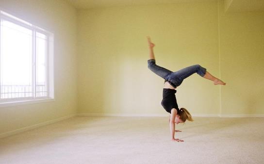 倒立有哪些好處?倒立能減肥嗎